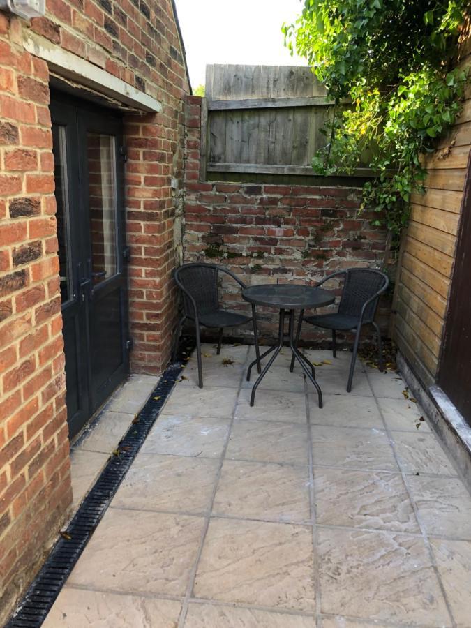 Exclusive Modern Decorated 1 Bedroom Detached Studio Newport  Exterior foto